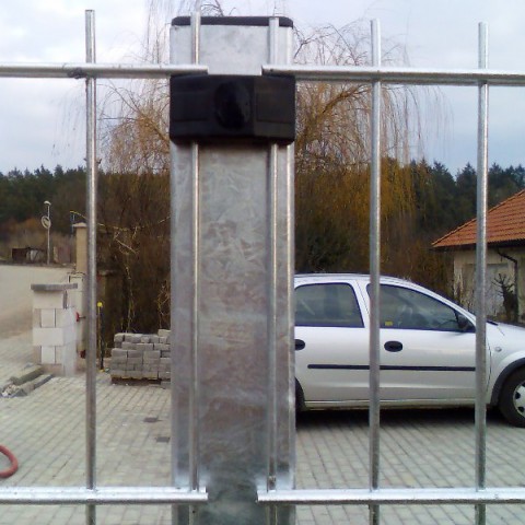 Plotový stĺpik BRAVO 60/60/3200 mm bez dier pozinkovaný