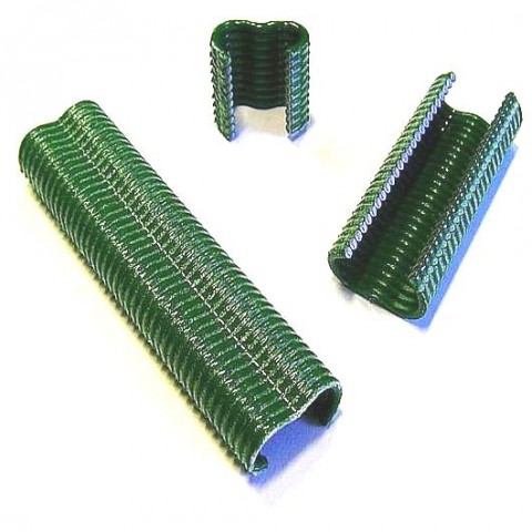 Svorky Zn+PVC 1000 ks v zelenej farbe pre montáž záhradného pletiva